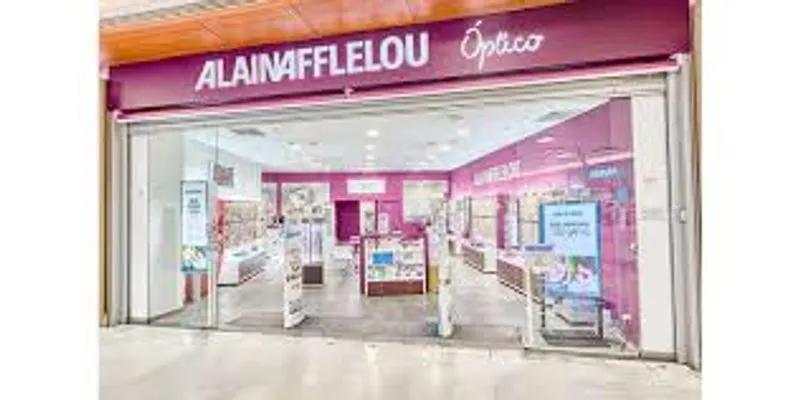Alain Afflelou Audiólogo Talavera Los Alfares, especializado en soluciones auditivas personalizadas, revisiones audiológicas completas y audífonos de última generación.