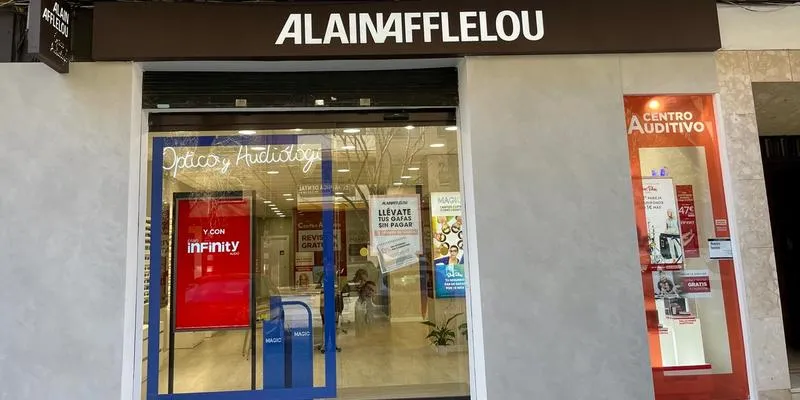 Fachada del centro auditivo Afflelou Malilla en Valencia