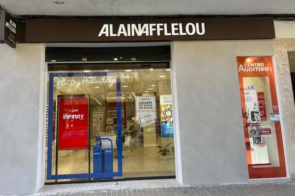 Fachada del centro auditivo Afflelou Malilla en Valencia