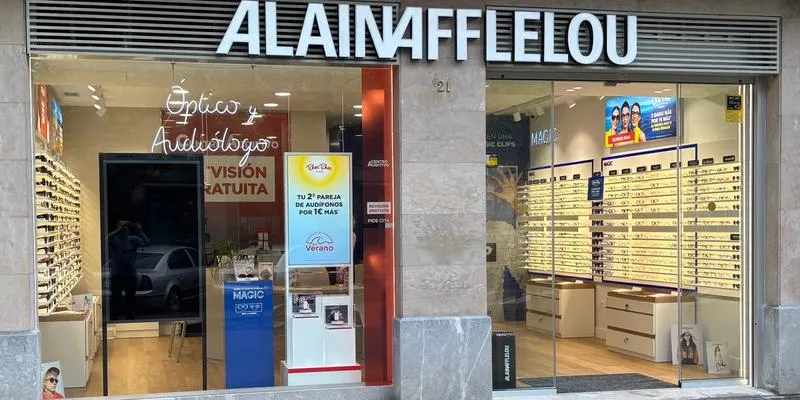 Fachada del centro auditivo Alain Afflelou en Tolosa