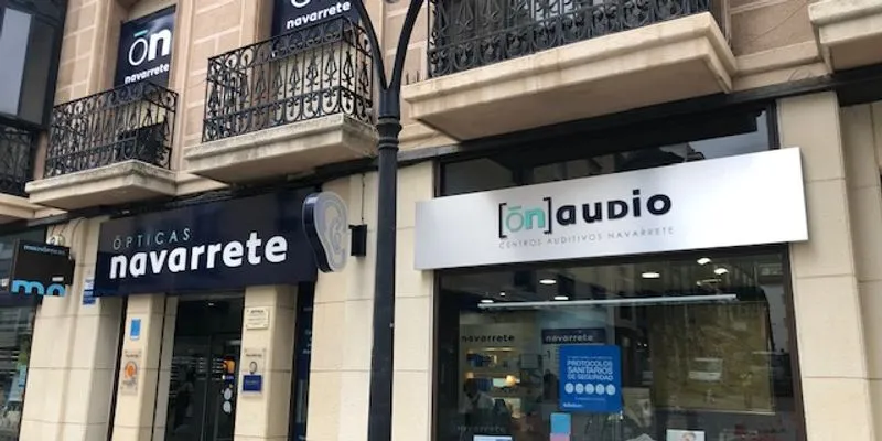 Navarrete Visión & Audición en Ciudad Real, centro auditivo y óptico especializado en pruebas de audición, audífonos personalizados y atención profesional.