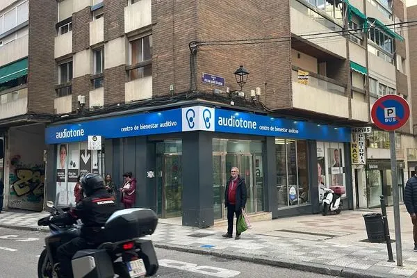 Fachada del Centro Auditivo AudioTone en Cuenca