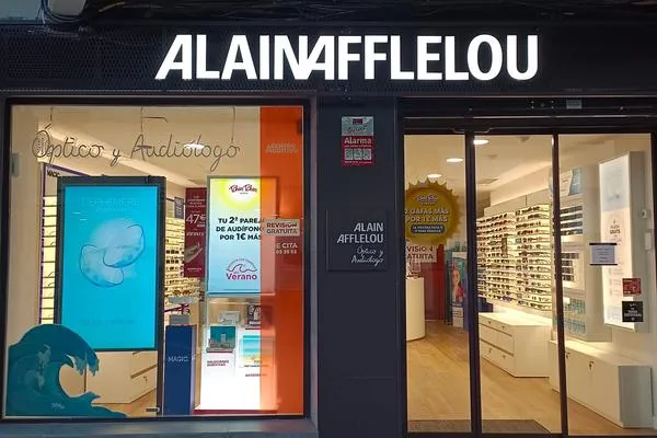 Fachada del centro auditivo Alain Afflelou Sobrarbe en Zaragoza