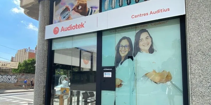 Centro auditivo Audiotek Badalona en la calle Francesc Macià
