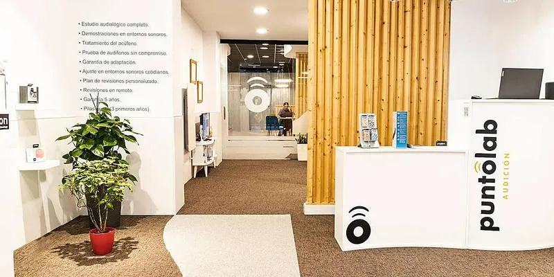 Centro Puntolab Audición Gijón fachada