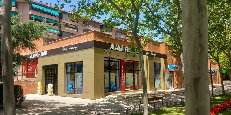 Fachada del centro Alain Afflelou Audiólogo en Tres Cantos