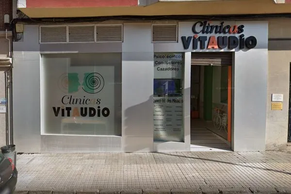 Fachada de Vitaudio Audiología en Jaén, centro auditivo especializado