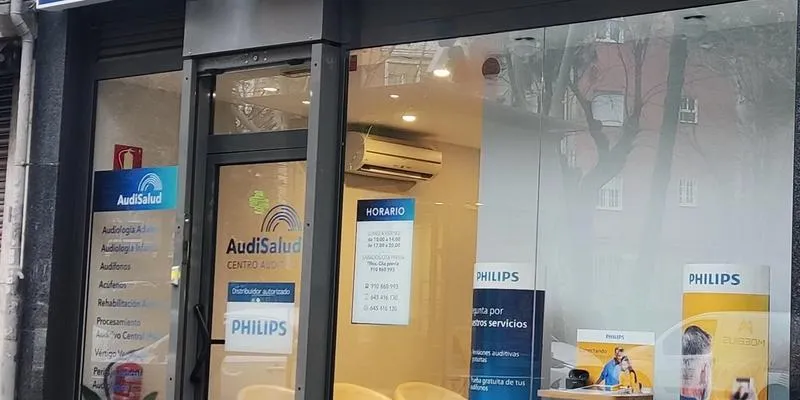 Centro auditivo AudiSalud en Madrid, especializado en diagnóstico audiológico clínico, rehabilitación auditiva y tratamiento de acúfenos con enfoque sanitario