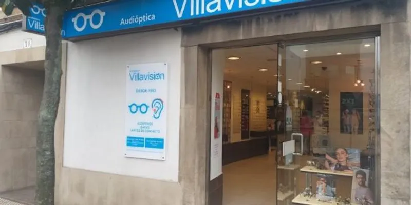 Fachada de Audióptica Villavisión en Villaviciosa
