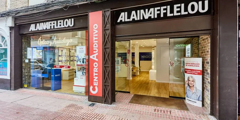 Fachada del centro Alain Afflelou Jesús Rescatado en Córdoba