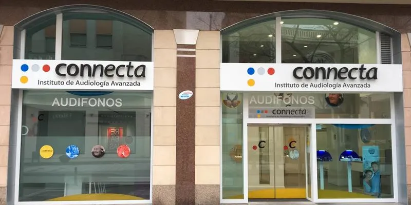 Fachada de Connecta Instituto de Audiología Avanzada en Ponferrada