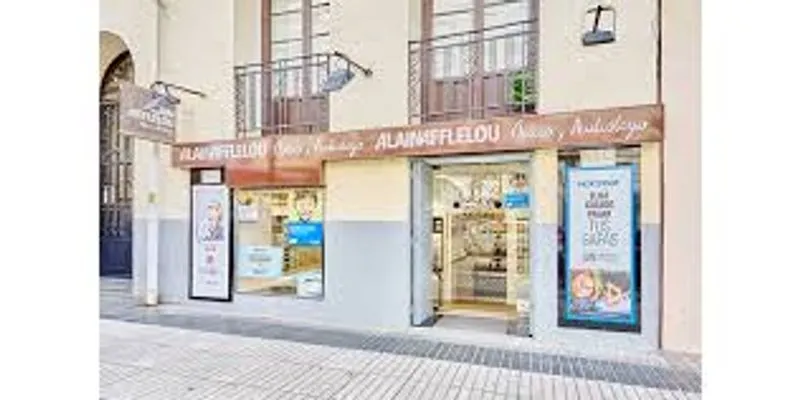 Centro auditivo Alain Afflelou Audiólogo Ortega y Gasset en Madrid, especializado en pruebas auditivas avanzadas y adaptación personalizada de audífonos digitales.