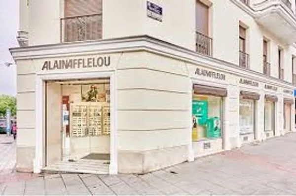 Centro auditivo Alain Afflelou Audiólogo Narváez — diagnóstico auditivo, adaptación de audífonos y atención personalizada en Madrid.