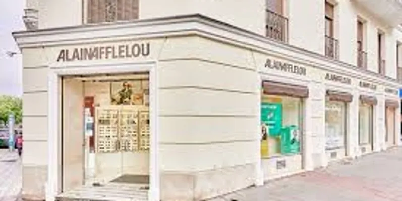 Centro auditivo Alain Afflelou Audiólogo Narváez — diagnóstico auditivo, adaptación de audífonos y atención personalizada en Madrid.