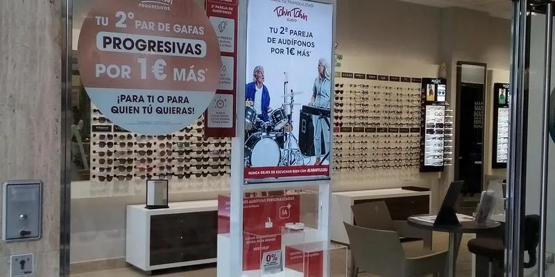 Fachada del centro auditivo Alain Afflelou Santo Domingo en Lugo