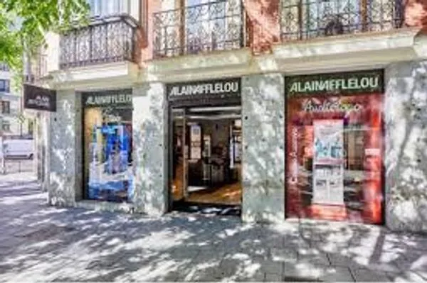 Centro auditivo Alain Afflelou Audiólogo en Fuencarral, Madrid — especialistas en audífonos digitales, diagnóstico auditivo y asesoramiento personalizado.