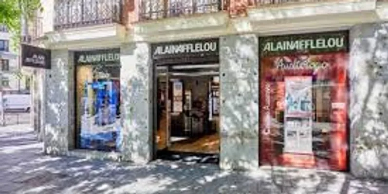 Centro auditivo Alain Afflelou Audiólogo en Fuencarral, Madrid — especialistas en audífonos digitales, diagnóstico auditivo y asesoramiento personalizado.